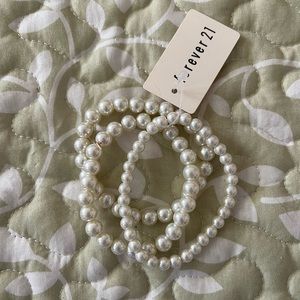 Jewelry set: faux pearl bracelets, cat brooch, heart necklace and bracelet